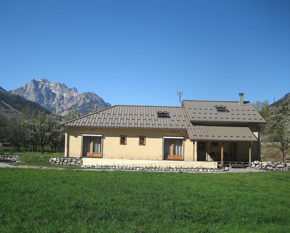Chambres D'Hotes La Pierre D'Oran L'Argentiere-la-Bessee Ngoại thất bức ảnh